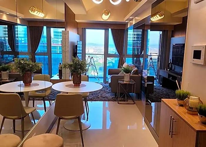 Hotel Uptown Parksuites Tower 2 Bgc - Staycations Up Above 9 3*
