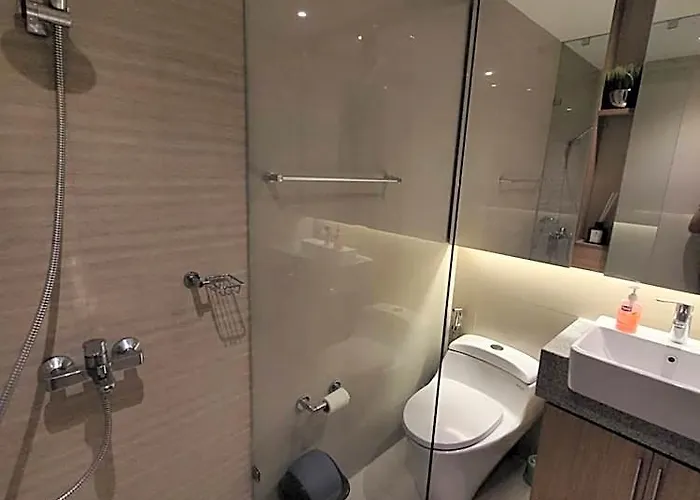 Uptown Parksuites Tower 2 Bgc - Staycations Up Above 9
