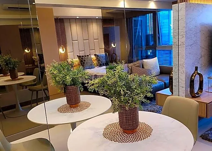 Uptown Parksuites Tower 2 Bgc - Staycations Up Above 9 3*