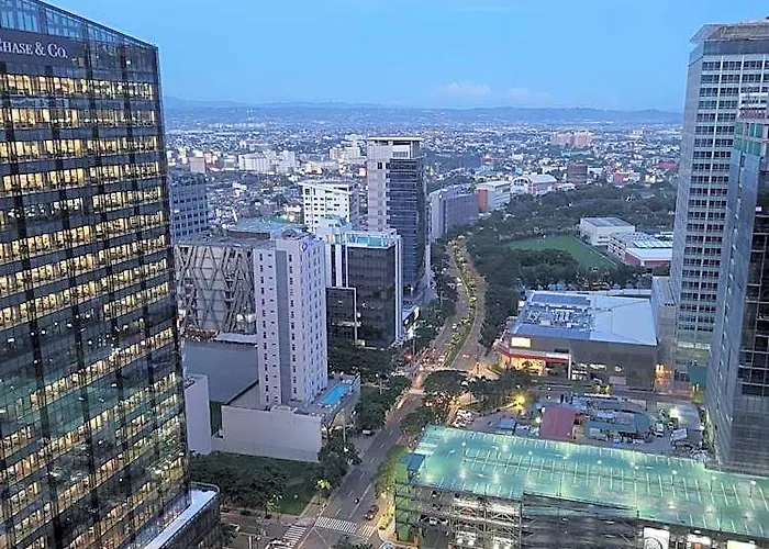 Uptown Parksuites Tower 2 Bgc - Staycations Up Above 9 Hotel