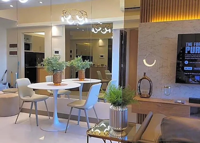Uptown Parksuites Tower 2 Bgc - Staycations Up Above 9