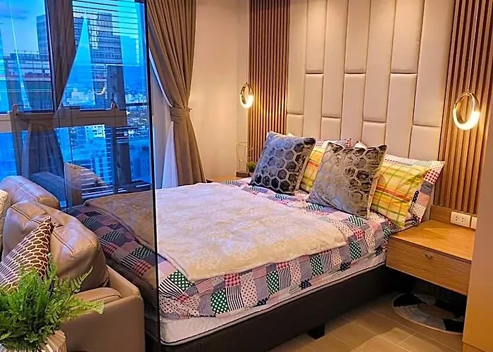 Uptown Parksuites Tower 2 Bgc - Staycations Up Above 9