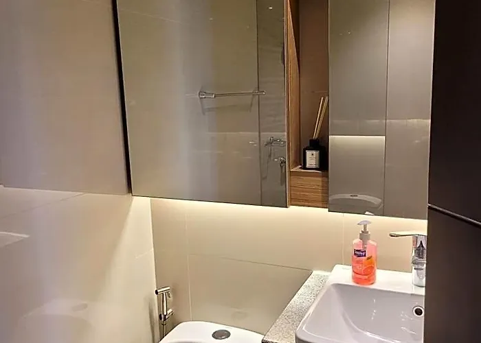 Uptown Parksuites Tower 2 Bgc - Staycations Up Above 9 Hotel